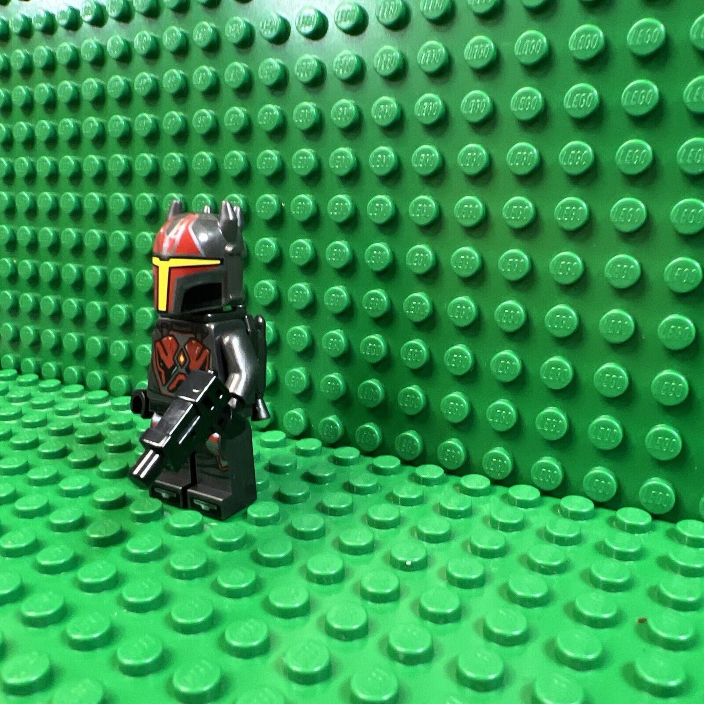 LEGO Star Wars Gar Saxon Minifigure (from set 75316, Mandalorian Starfighter)