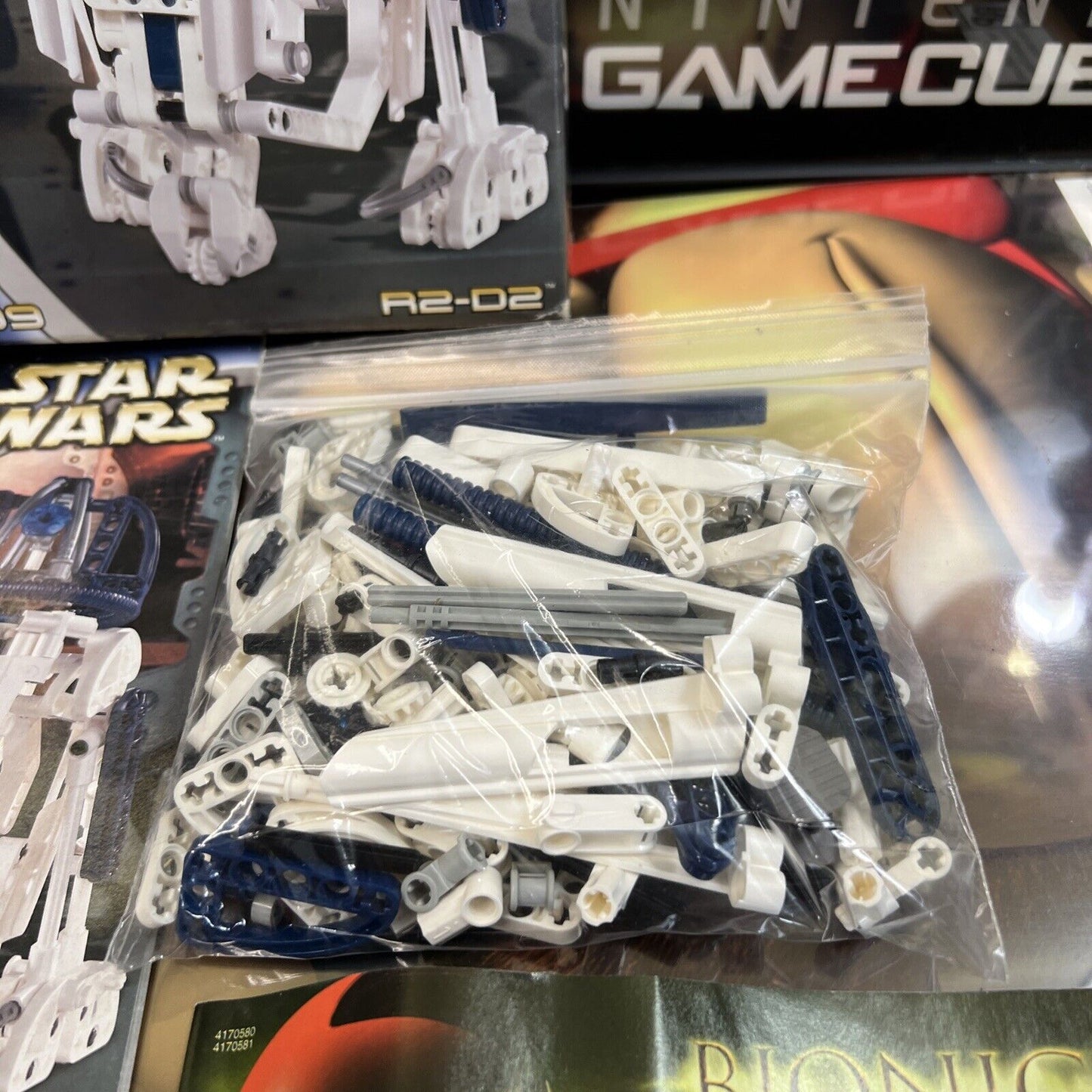 LEGO Star Wars: R2-D2 (8009) WITH MANUAL BOX AND INSERTS