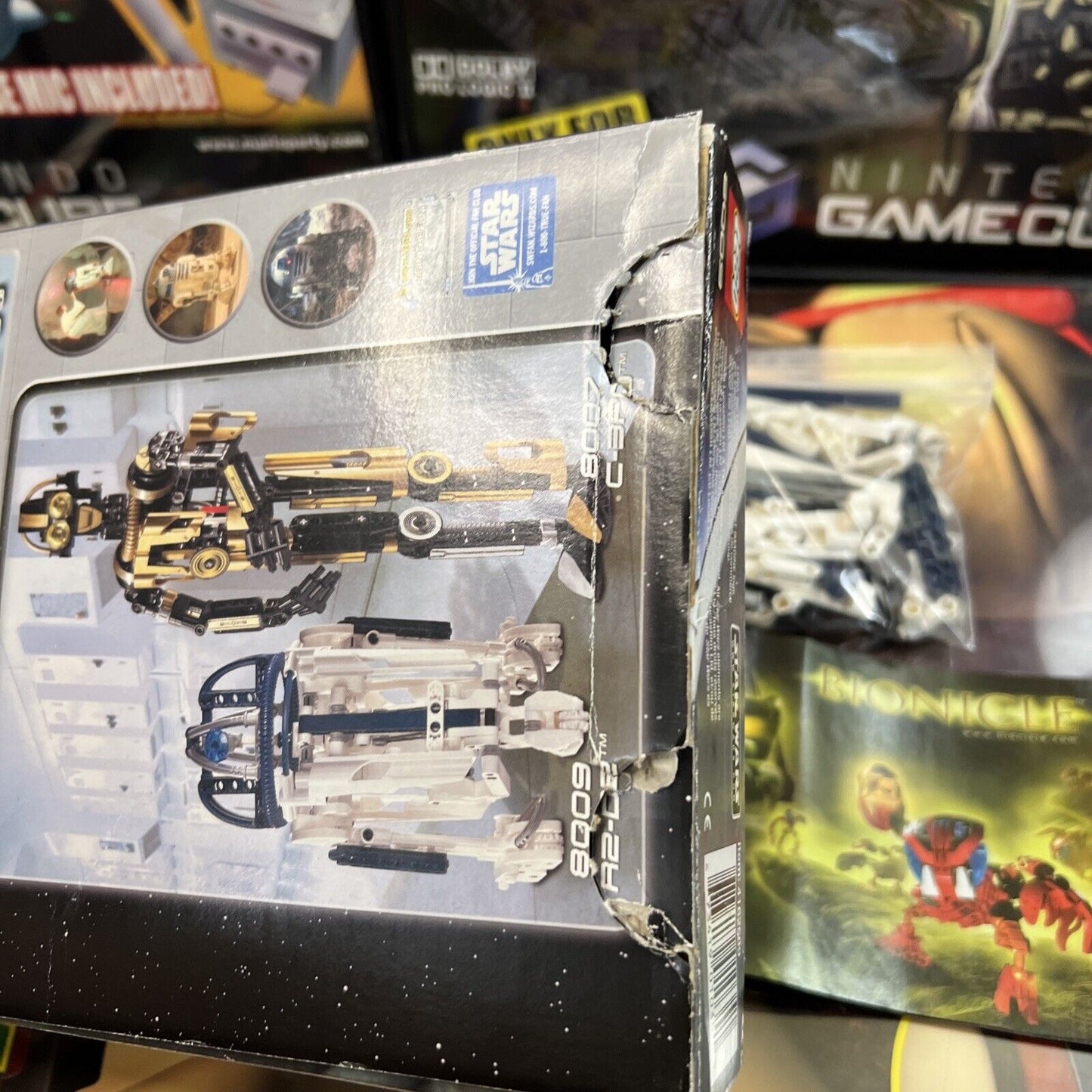 LEGO Star Wars: R2-D2 (8009) WITH MANUAL BOX AND INSERTS