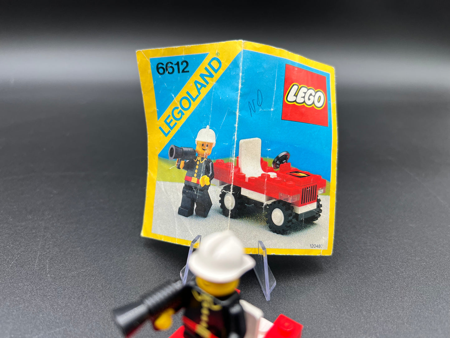 LEGO Fire Chief's Car Item No: 6612 Used