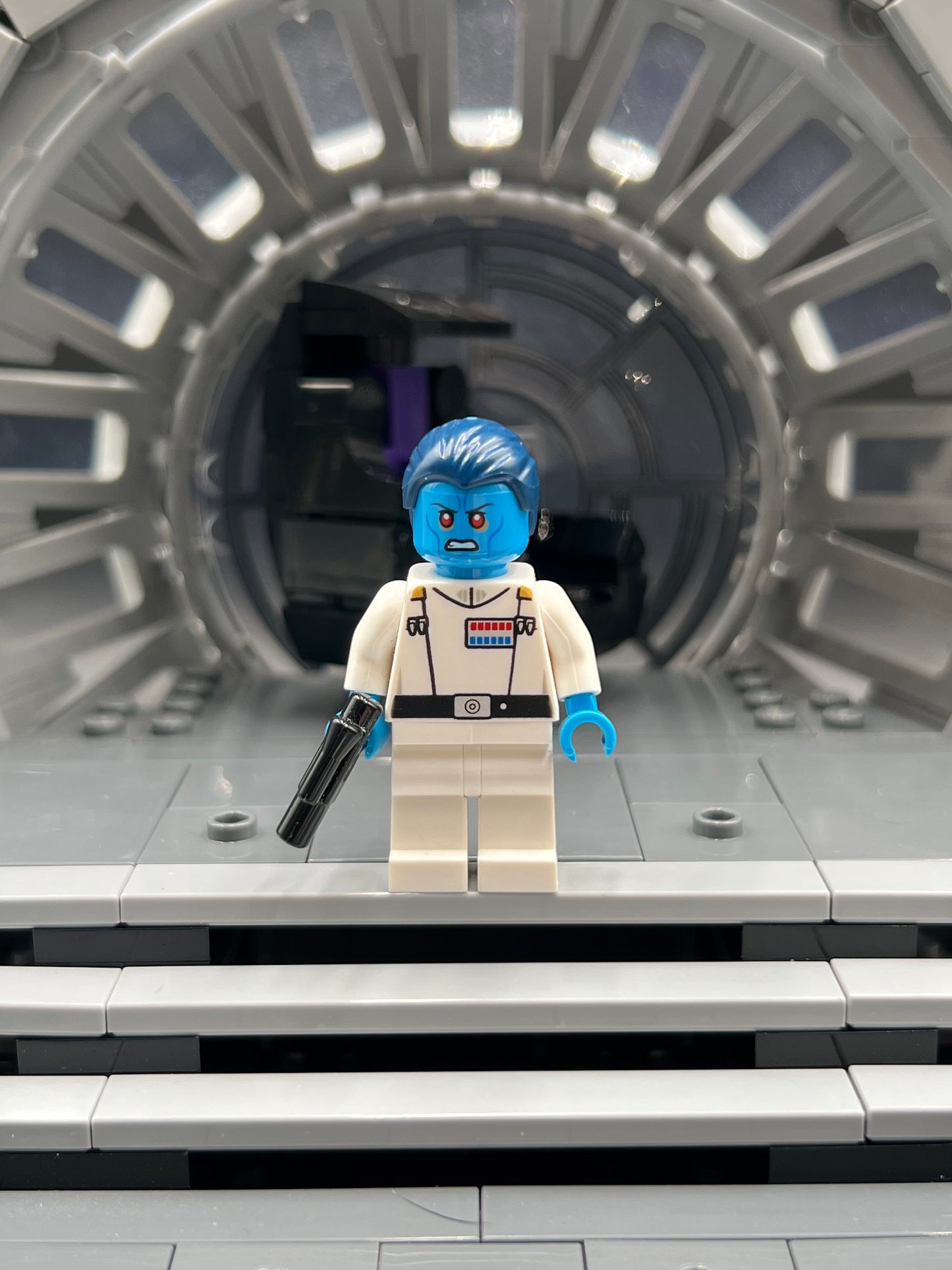 Grand Admiral Thrawn - Dark Azure Skin Item No: sw0811 Star Wars LEGO Set 75170
