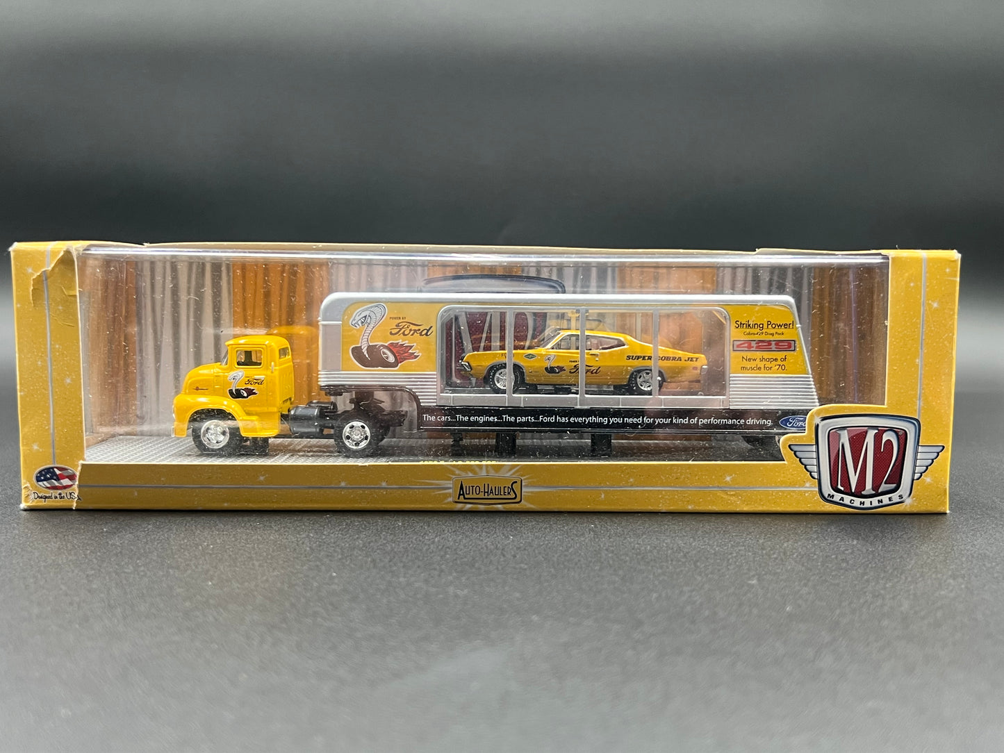 M2 Machines Premium Edition 1956 Ford C-500 COE % 1970 Ford Torino Cobra Auto Haulers 2006 01:64 Scale