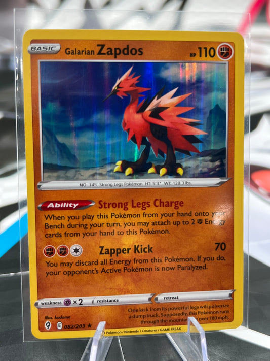 Galarian Zapdos 082/203 / Holo Rare - SWSH07: Evolving Skies (SWSH07) Pokémon TCG