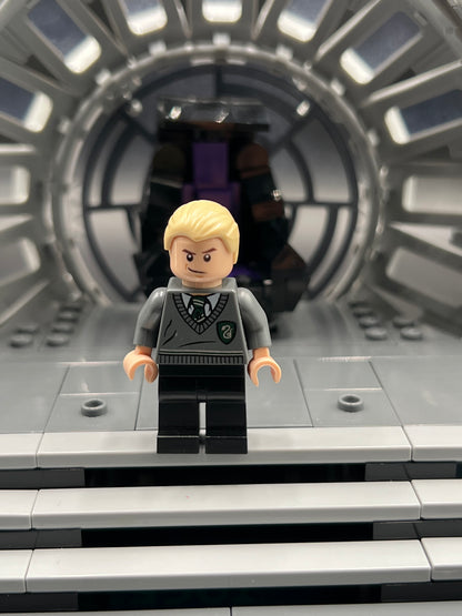 LEGO Harry Potter Draco Malfoy - Slytherin Stripe and Shield Torso, Black Legs Item No: hp115 Set 4841
