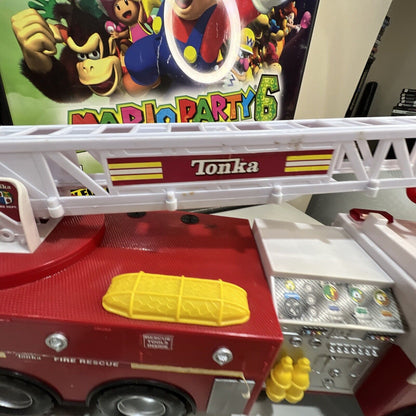 2009 TONKA FIRETRUCK 328 HSABRO WITH WORKING LIGHTS AND SOUNDS ROTATING LADDER