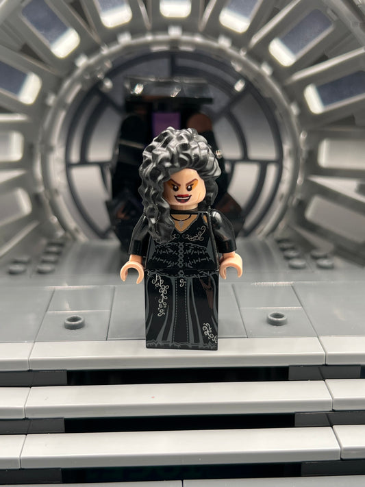 LEGO Harry Potter Bellatrix Lestrange - Printed Black Dress Item No: hp092 Set 4840