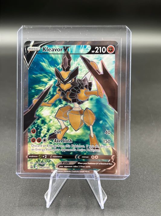 Kleavor V (Full Art) - SWSH248 - SWSH: Sword & Shield Promo Cards (SWSD) Pokémon TCG
