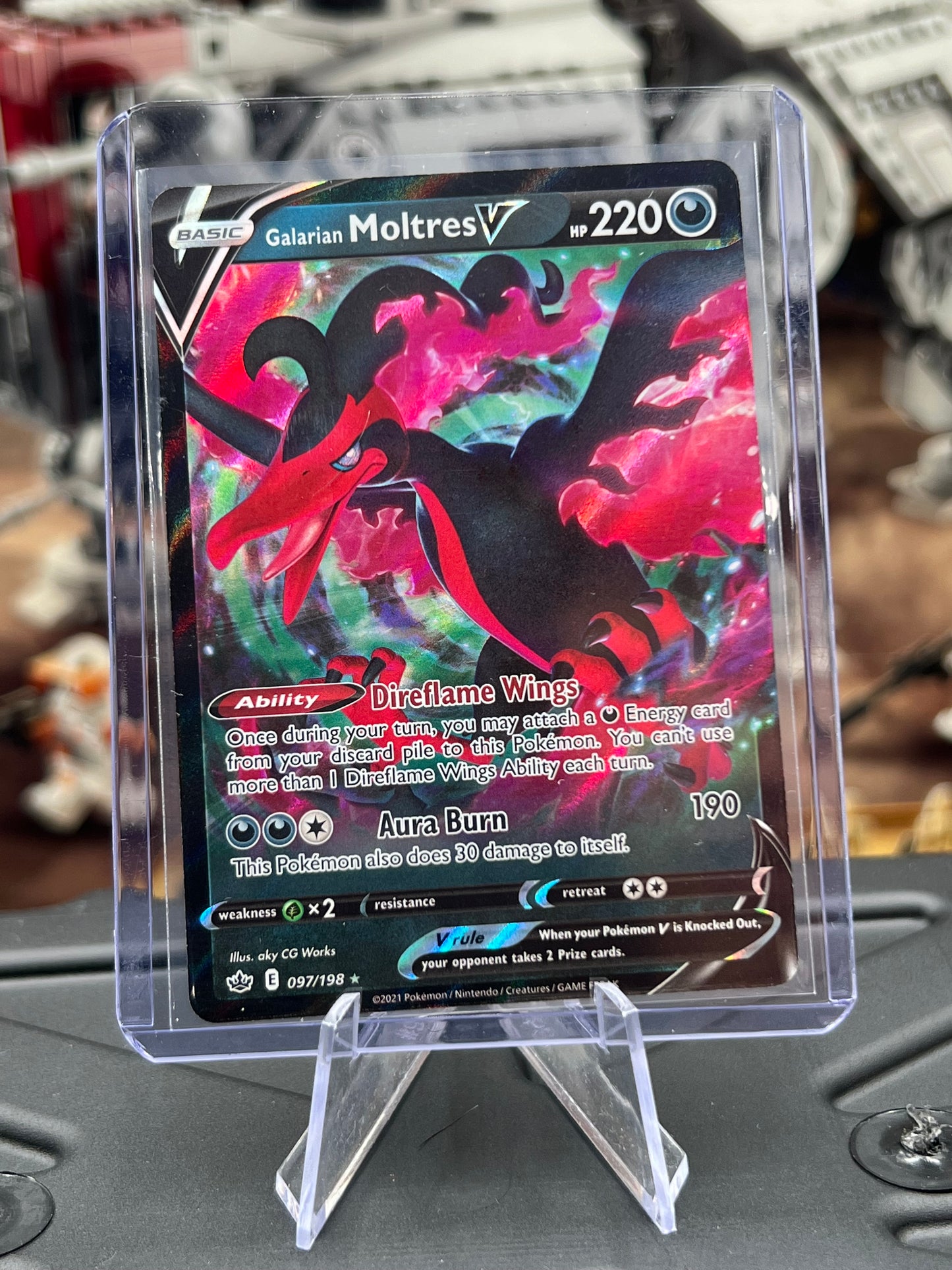 Galarian Moltres V 097/198 - SWSH06: Chilling Reign (SWSH06) Pokémon TCG