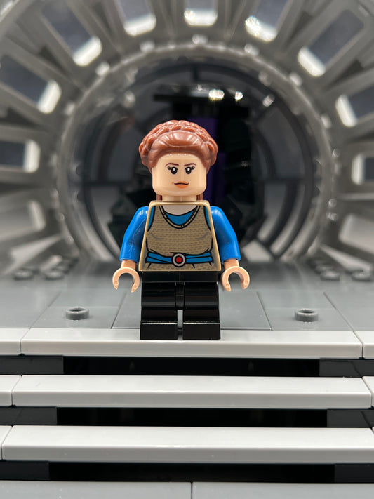 Padme Naberrie (Amidala), Medium Legs Item No: sw1023 LEGO Star Wars Minifigure Set 75258
