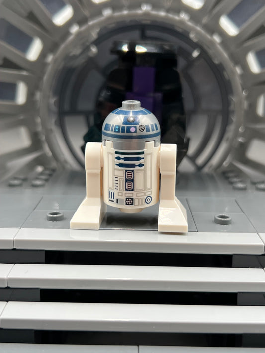 Astromech Droid, R2-D2 - Flat Silver Head, Lavender Dots and Small Receptor Item No: sw0527a LEGO Star Wars Minifigure Set 75257