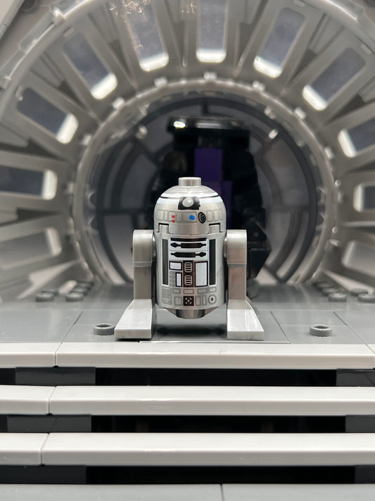 Astromech Droid, R2-Q2 (Small Red Dots) Item No: sw0303 LEGO Star Wars Minifigure Set 7915
