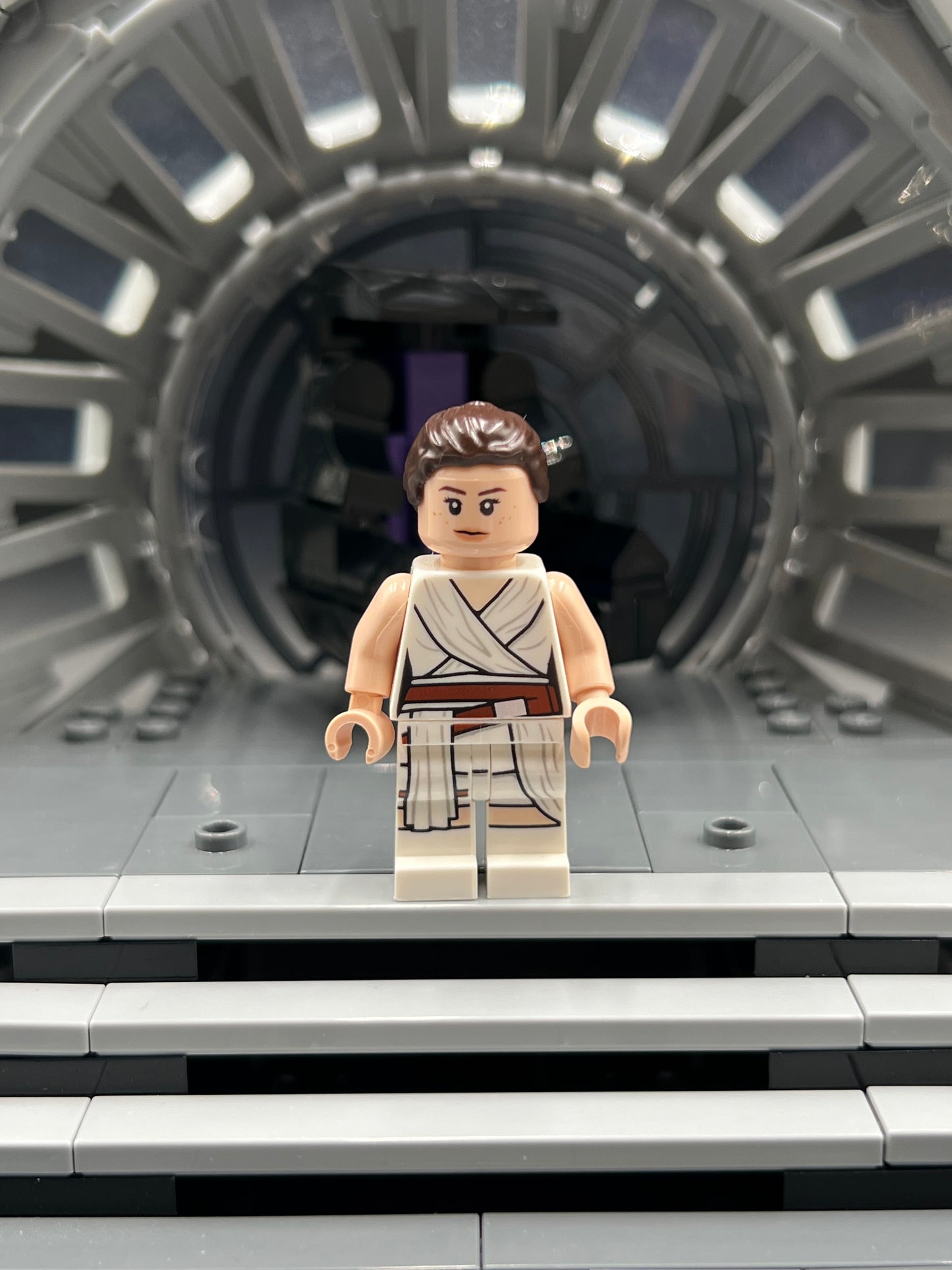 Rey - White Tied Robe Item No: sw1054 LEGO Star Wars Minifigure Set 75250