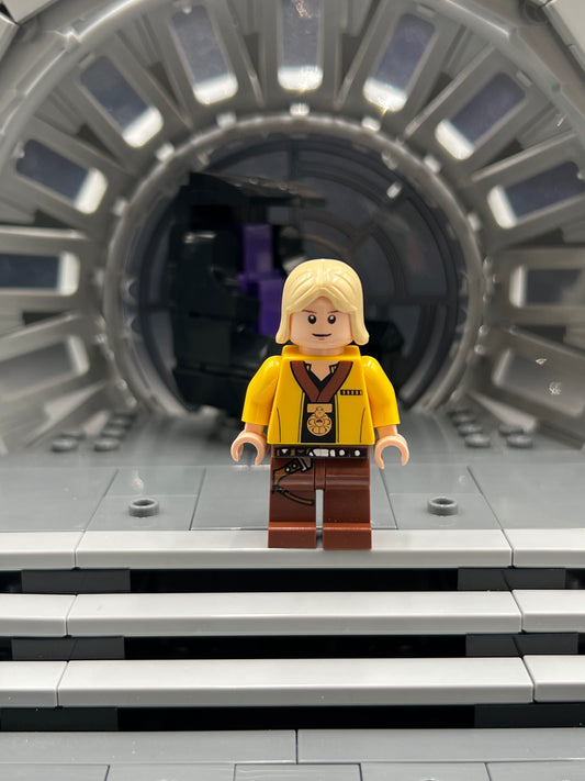 Luke Skywalker - Celebration, Yellow Jacket, White Pupils Item No: sw0257a Star Wars LEGO